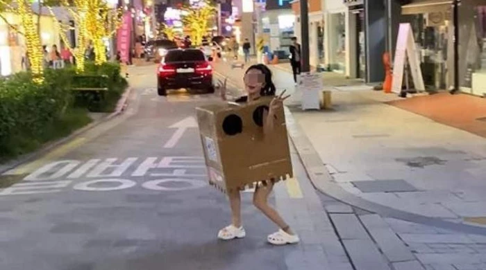 Корейскую модель обвинили в непристойном обнажении