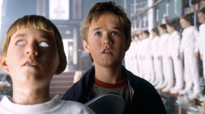 Искусственный разум (2001).