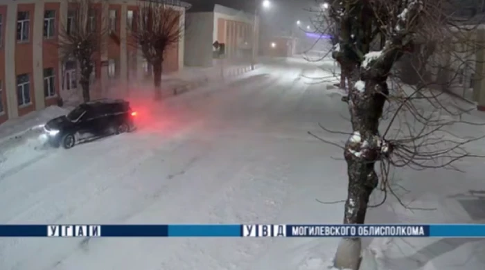 Предприимчивый белорус два раза въехал в забор, чтобы заработать на страховке