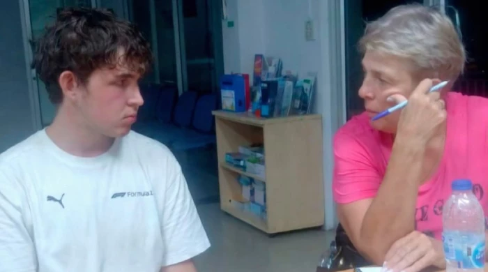 Российский зумер сбежал в Таиланд, но быстро превратился в бомжа и специально сел в тюрьму